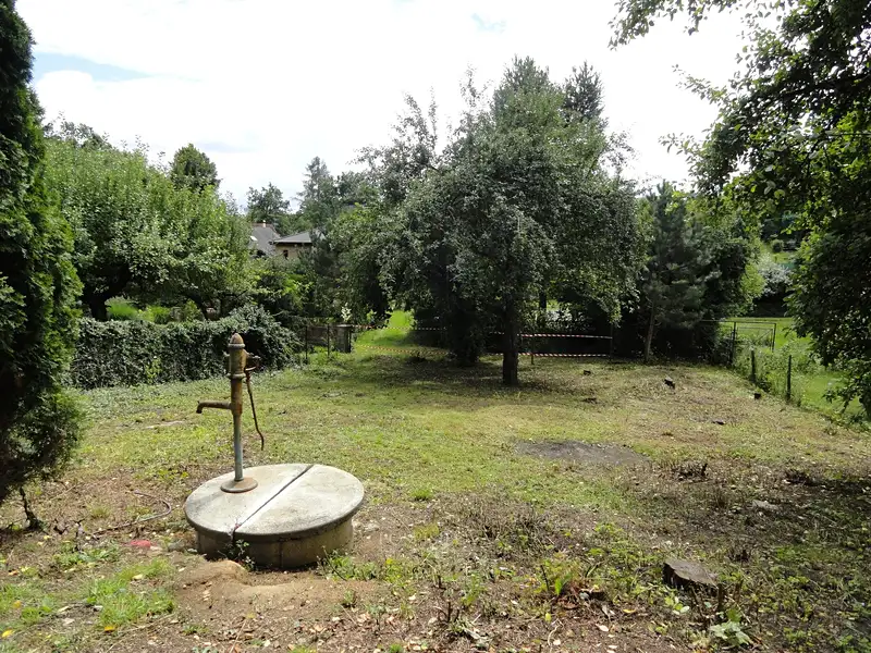 Prodej stavebního pozemku 898 m², Krhanice – náhled fotky 2