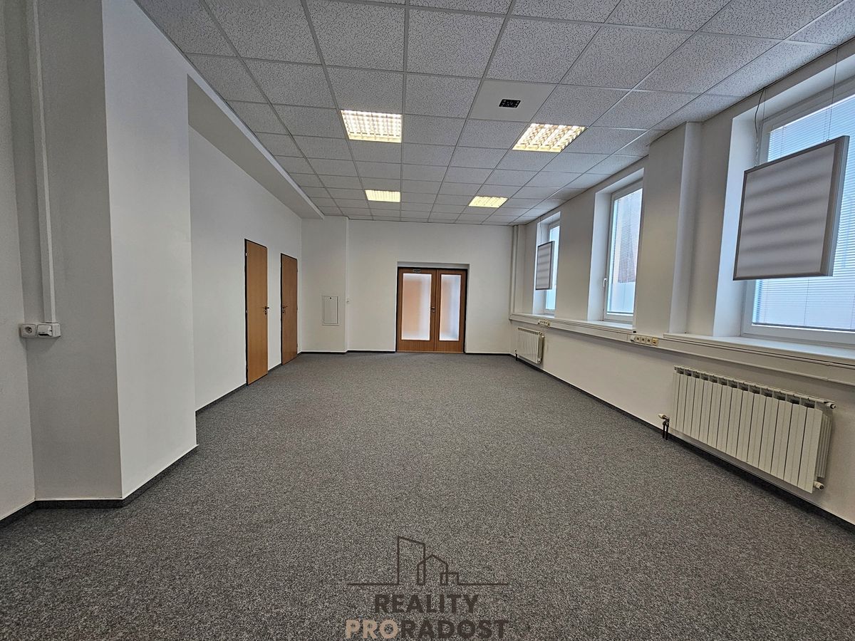 Pronájem kanceláře 130 m², Hodonín – fotka 1 z 3