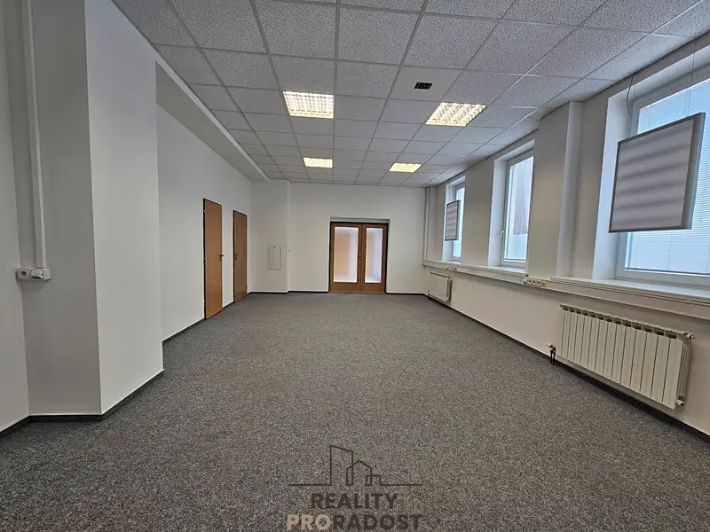 Pronájem kanceláře 130 m², Hodonín – náhled fotky 1