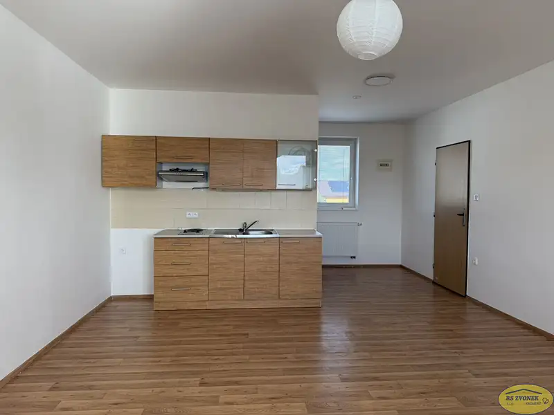 Pronájem bytu 1+kk 35 m², Kroměříž – náhled fotky 1