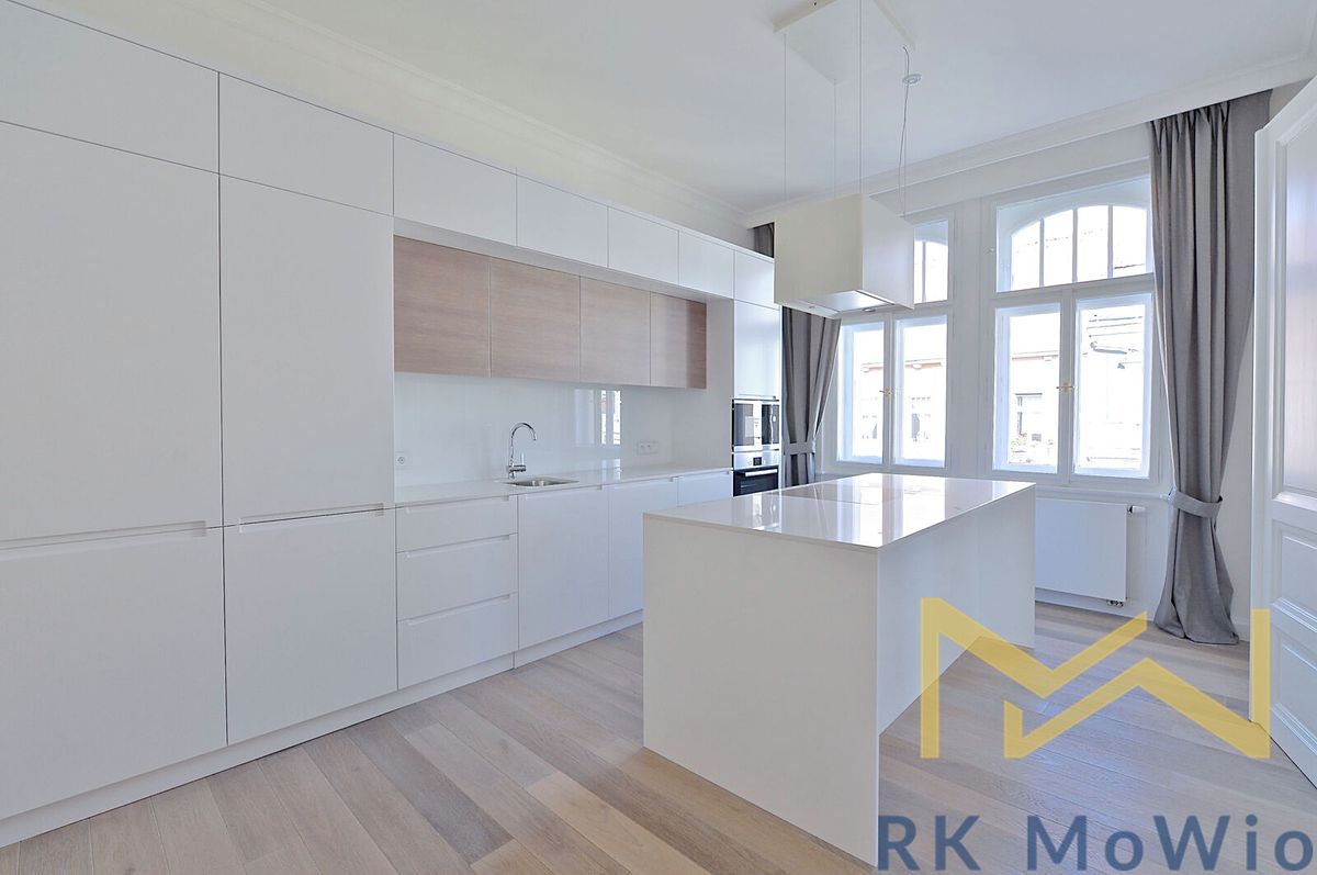Pronájem bytu 3+1 137 m², Praha – fotka 1 z 3