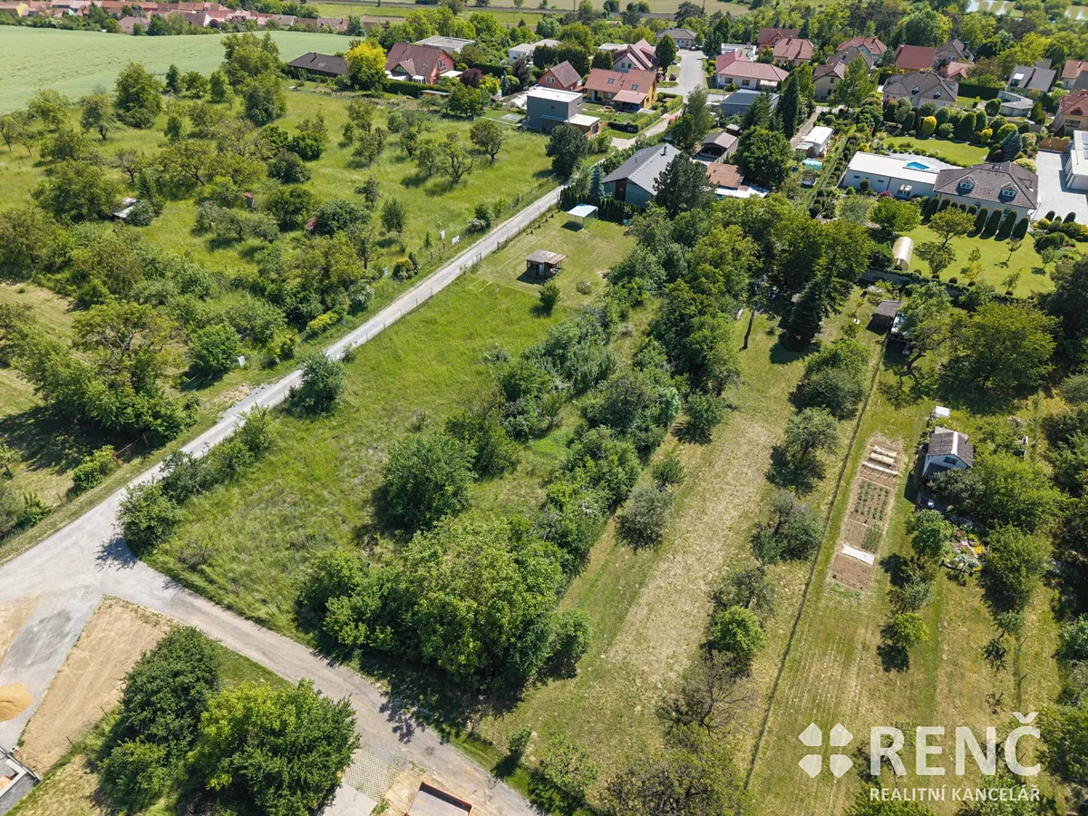 Prodej stavebního pozemku 1727 m²