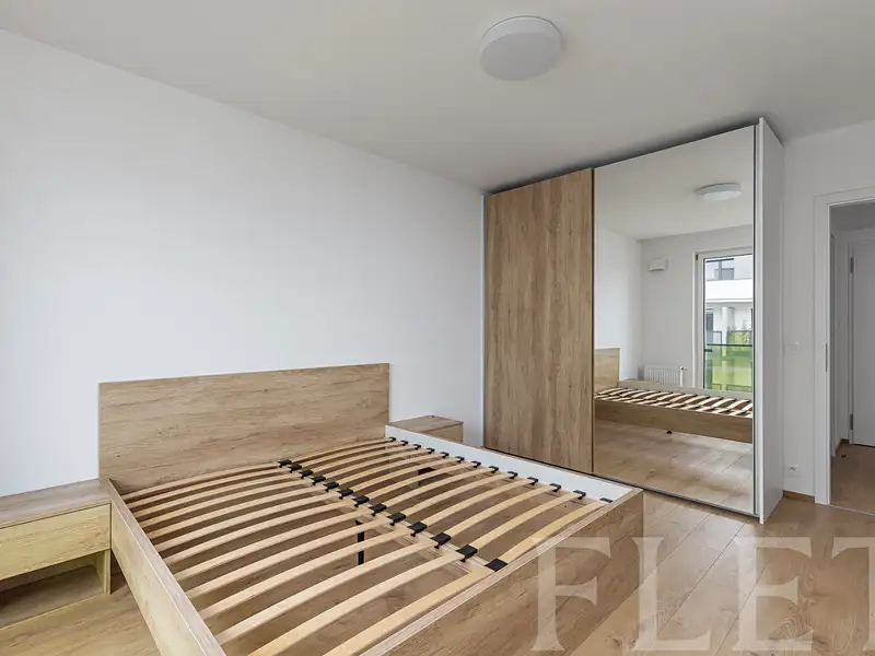 Pronájem bytu 2+kk 56 m², Praha – náhled fotky 2