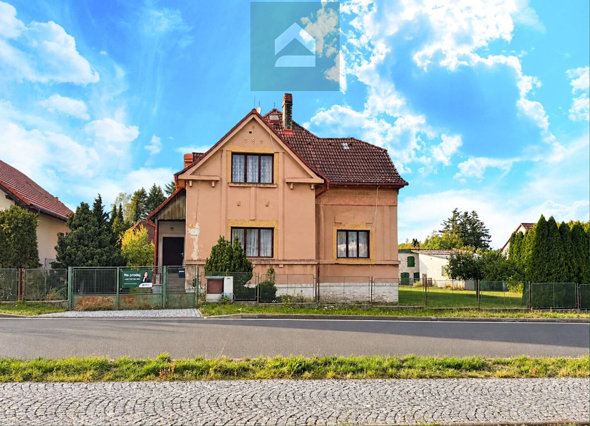 Prodej rodinného domu 150 m², pozemek 911 m², Spálené Poříčí – fotka 1 z 3