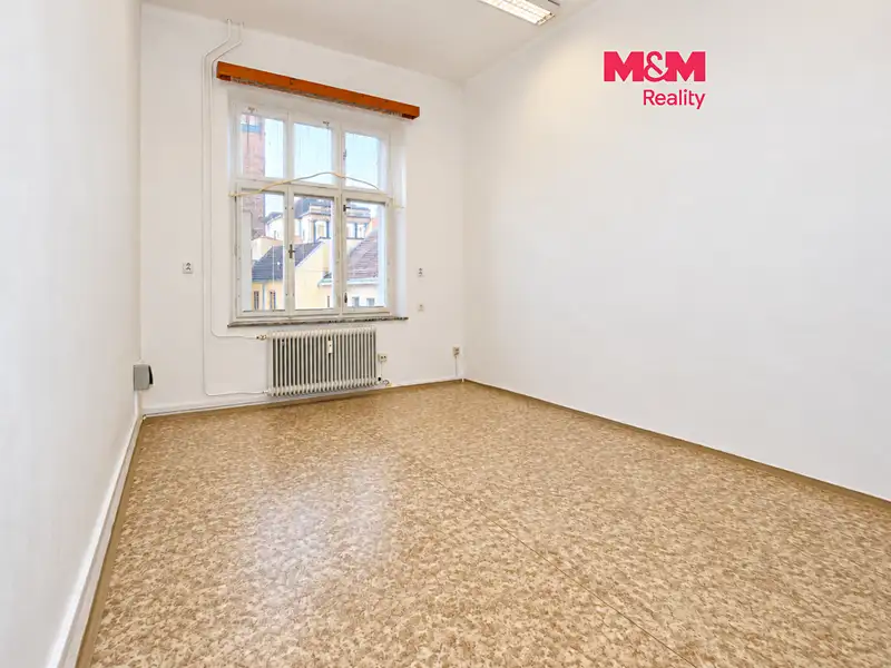 Pronájem obchodního prostoru 18 m², Jičín – náhled fotky 1