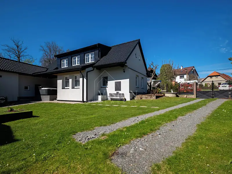 Prodej rodinného domu 150 m², pozemek 599 m², Jedlany – náhled fotky 1
