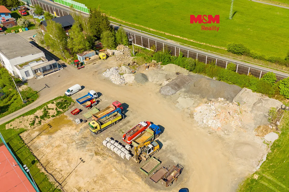 Prodej pozemku 700 m²
