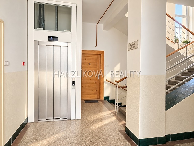 Квартира 4+kk на продаж, 143 м² (19 з 25)