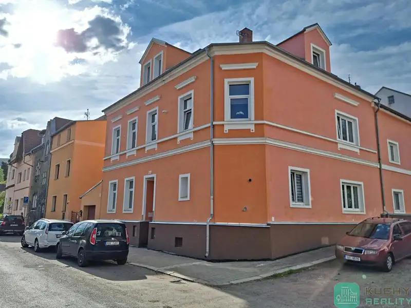 Pronájem bytu 1+1 45 m², Hrob – náhled fotky 2