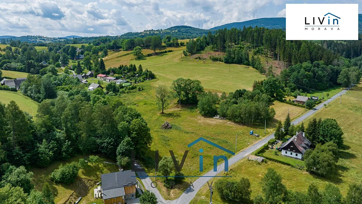 Prodej stavebního pozemku 7657 m²