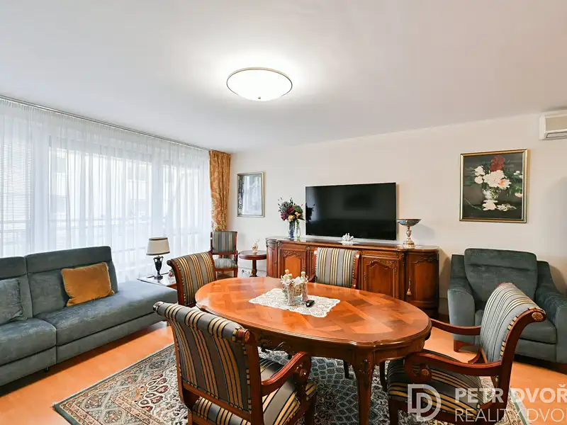 Prodej bytu 4+kk 100 m², Praha – náhled fotky 2