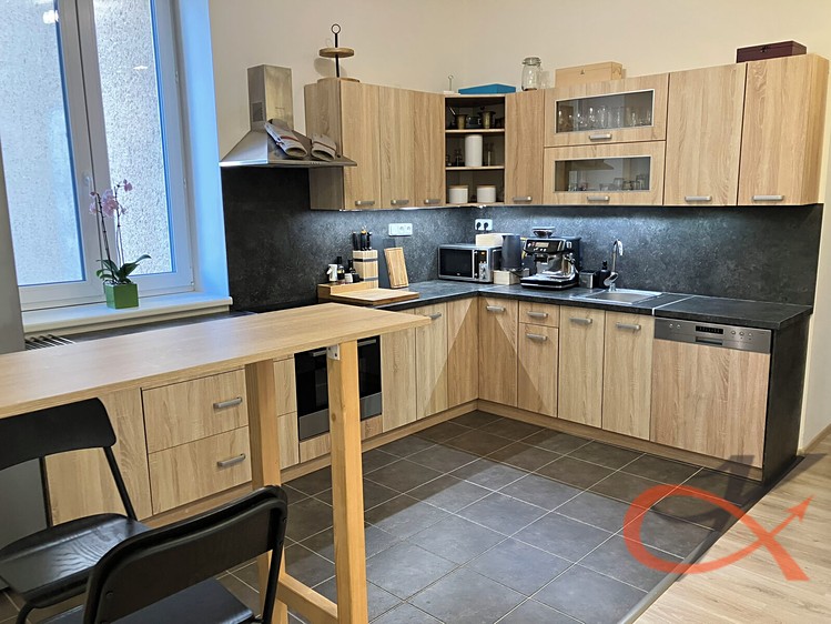 Pronájem bytu 3+1, 95 m² (1 z 18)