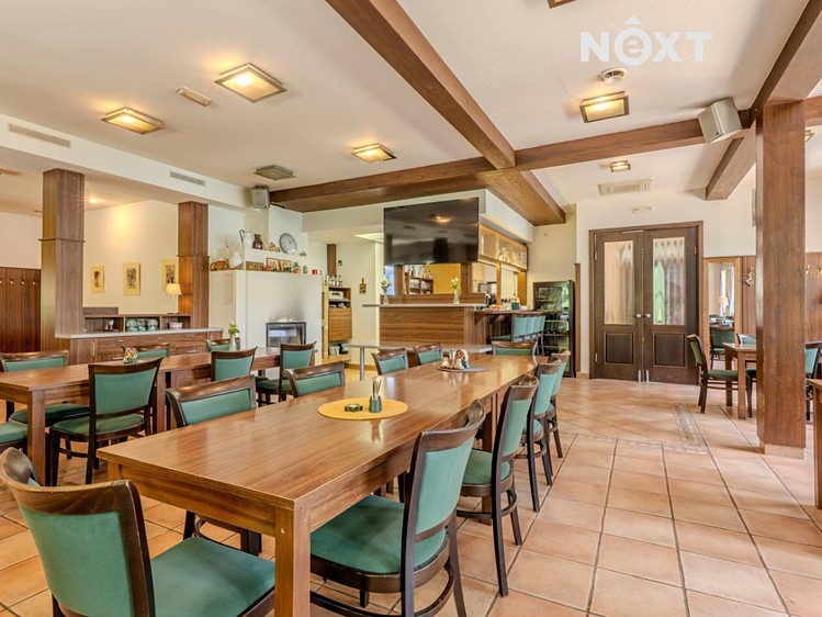 Prodej komerčního prostoru, 304 m² (9 z 21)