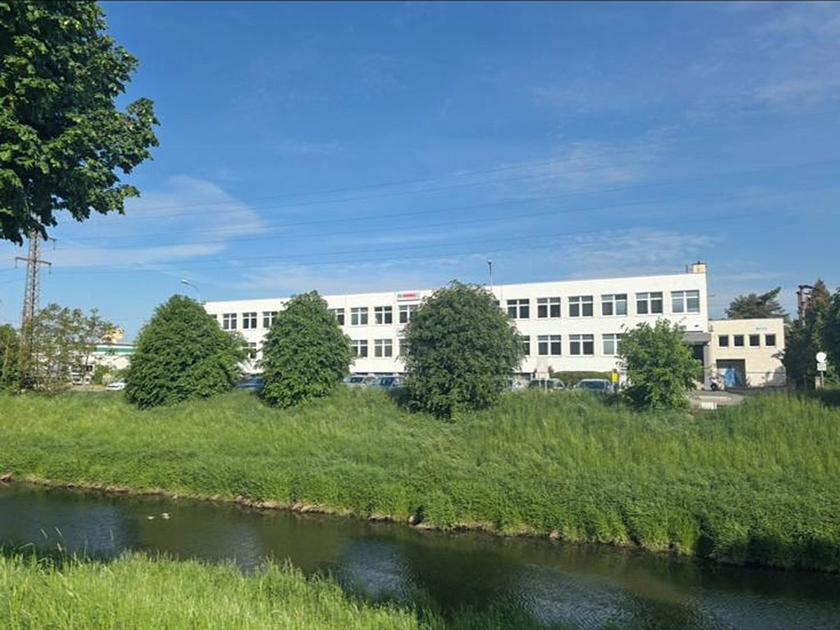 Pronájem kanceláře 18 m², Zlín – fotka 1 z 3