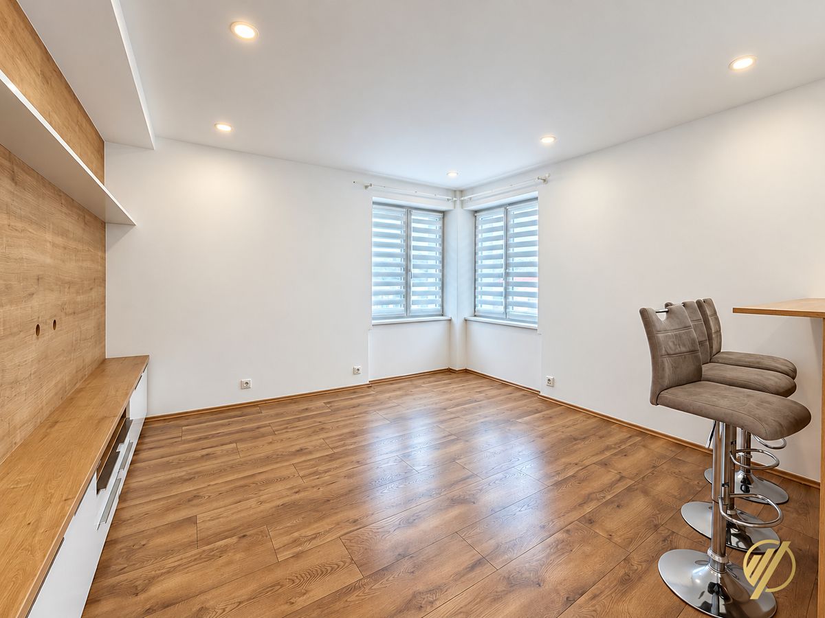 Pronájem bytu 3+kk 81 m² – fotografie 2