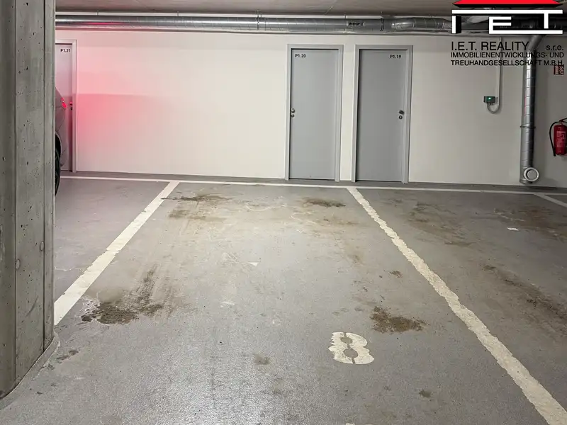 Pronájem garážového stání 10 m², Brno – náhled fotky 3