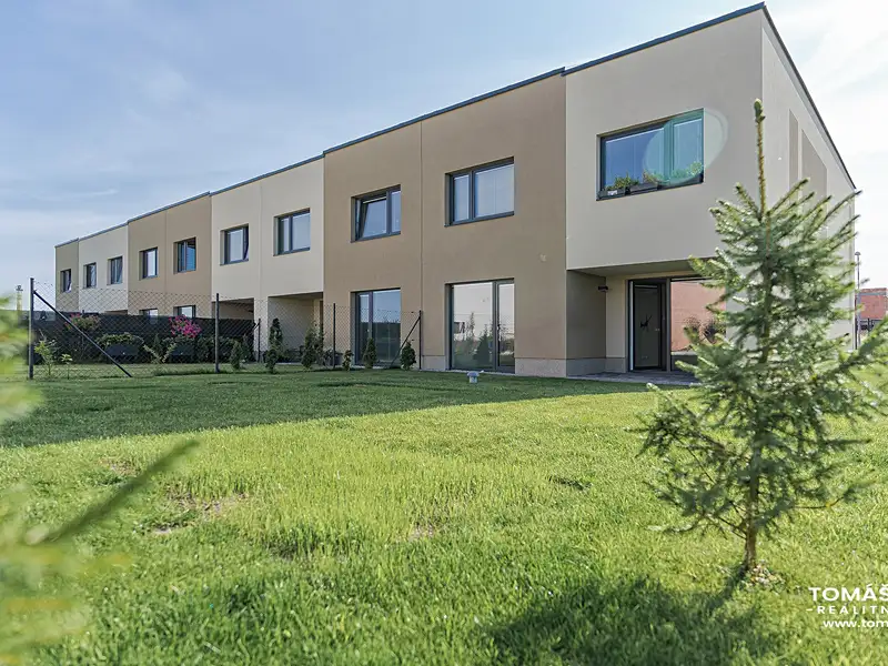 Pronájem bytu 2+kk 50 m², Hradec Králové – náhled fotky 1