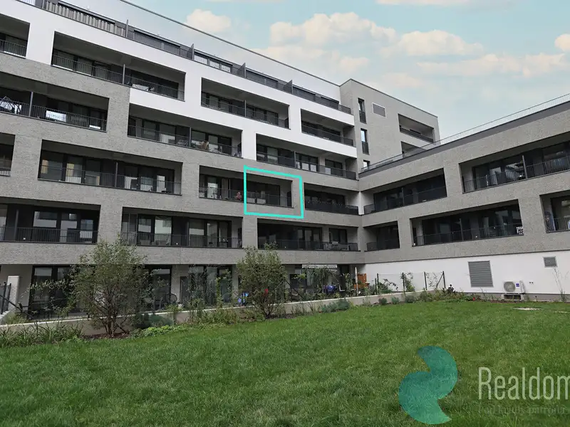 Pronájem bytu 1+kk 32 m², Praha – náhled fotky 2