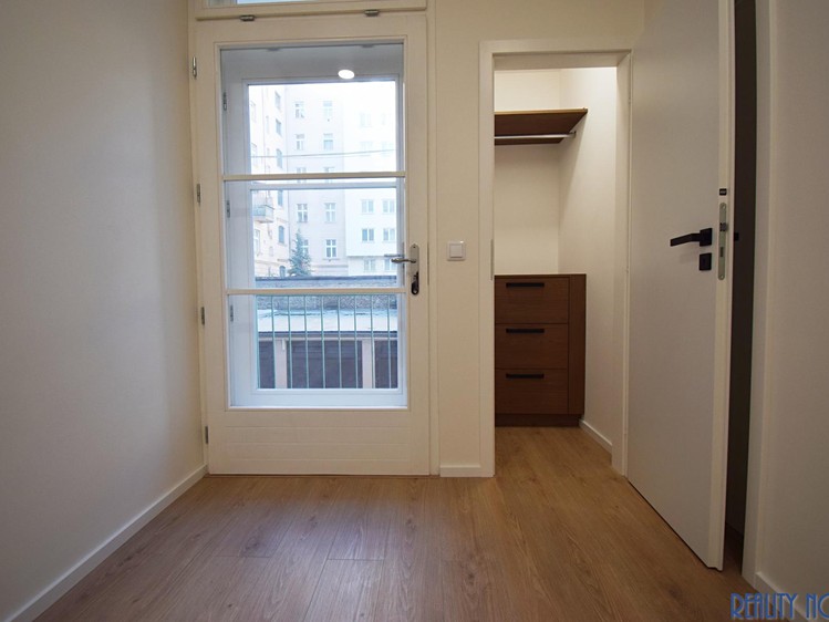 Pronájem bytu 3+kk, 86 m² (19 z 27)