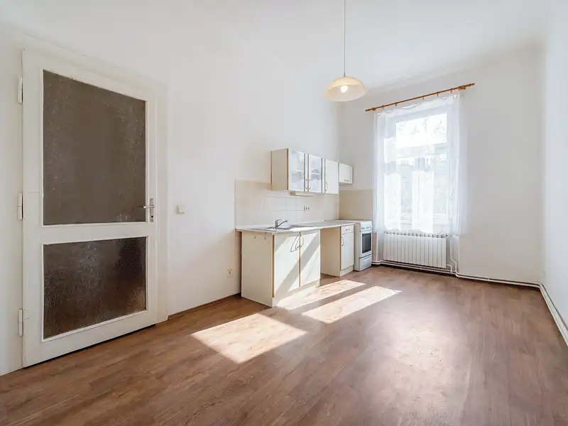 Prodej bytu 1+1 58 m², Praha – náhled fotky 1