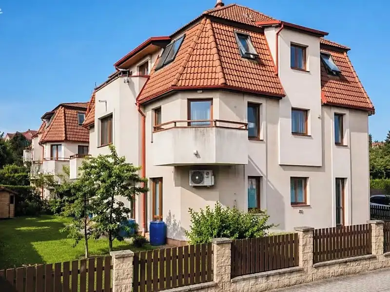 Pronájem bytu 4+kk 105 m², Úvaly – náhled fotky 1