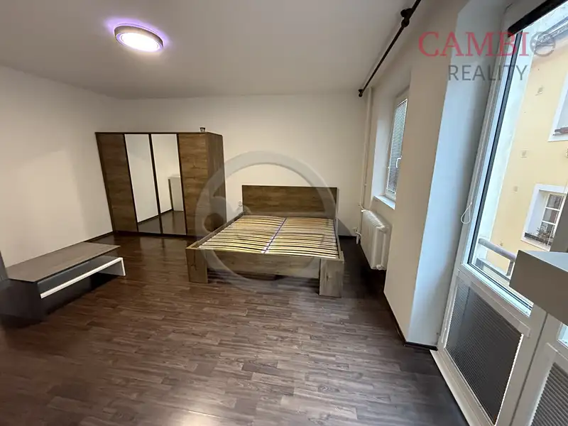 Pronájem bytu 2+kk 51 m², Cheb – náhled fotky 1