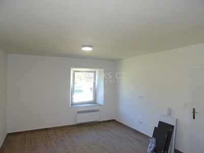 Pronájem bytu 2+kk, 61 m² (3 z 9)