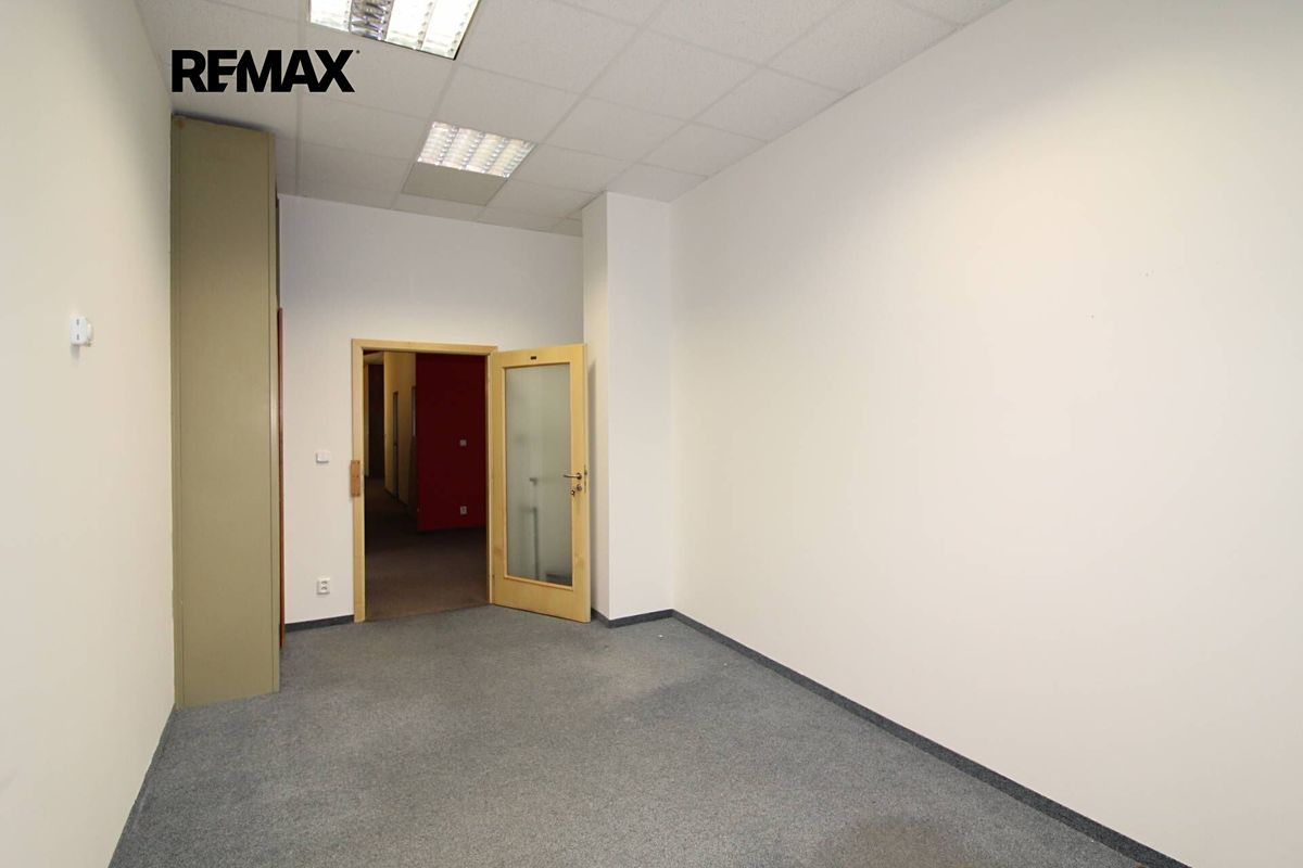 Pronájem kanceláře 17 m² – fotografie 2