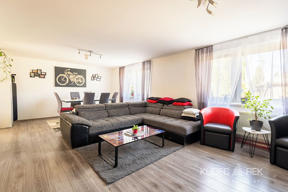 Prodej rodinného domu 150 m², pozemek 826 m², Čelčice – fotka 1 z 3