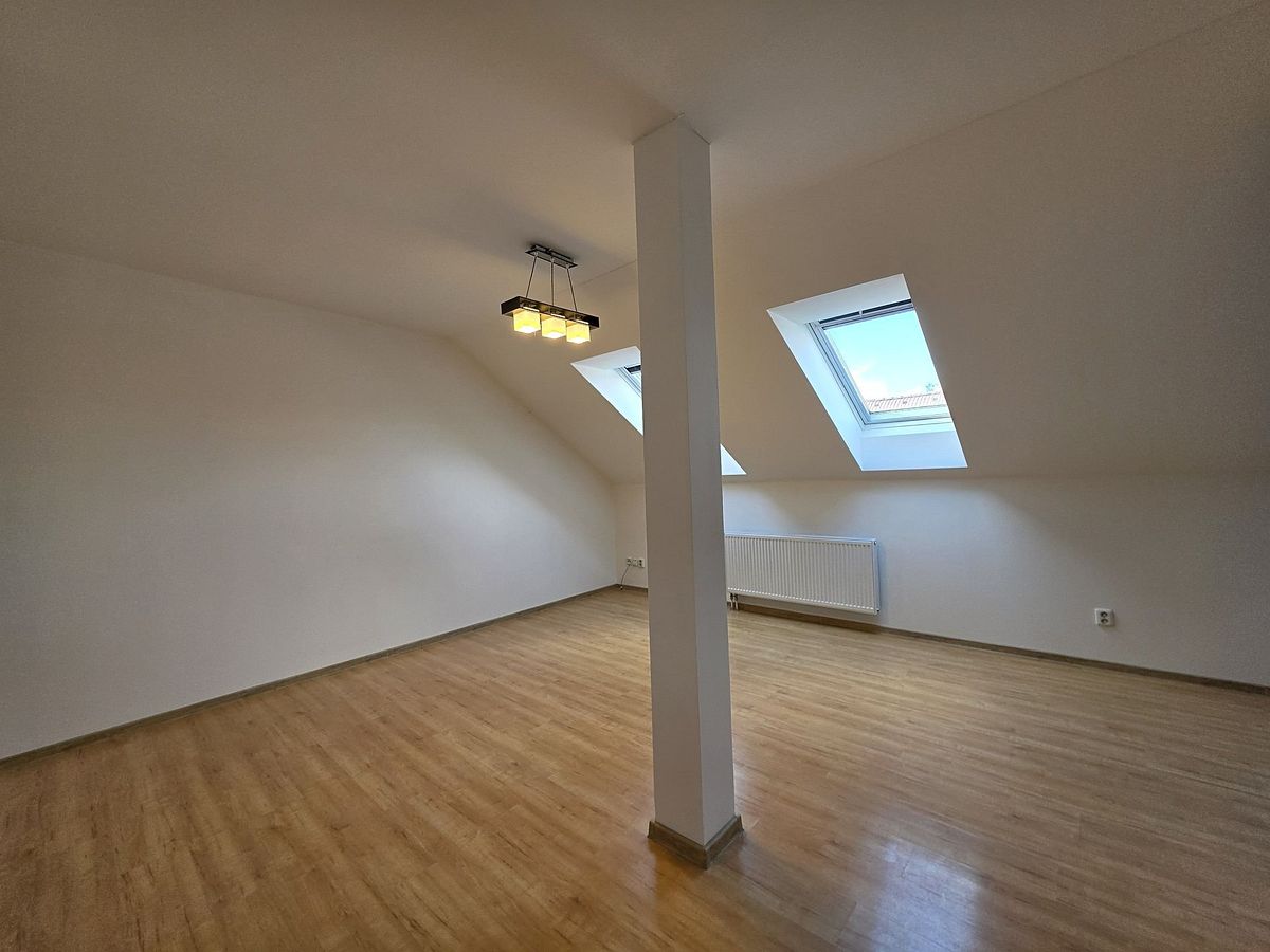 Pronájem bytu 2+kk 61 m² – fotografie 2