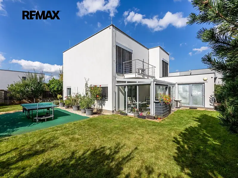 Prodej rodinného domu 156 m², pozemek 495 m², Praha – náhled fotky 1