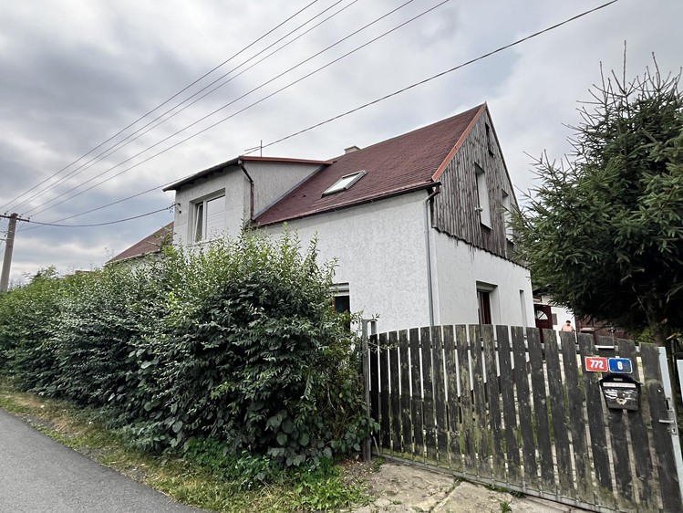 Haus zum Kauf, 240 m² (1 von 32)