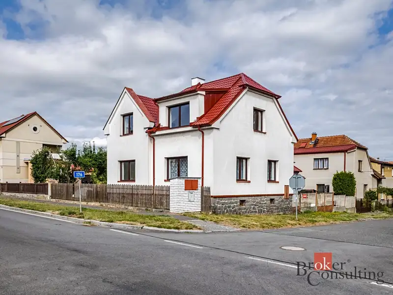 Prodej rodinného domu 236 m², pozemek 361 m², Březnice – náhled fotky 1