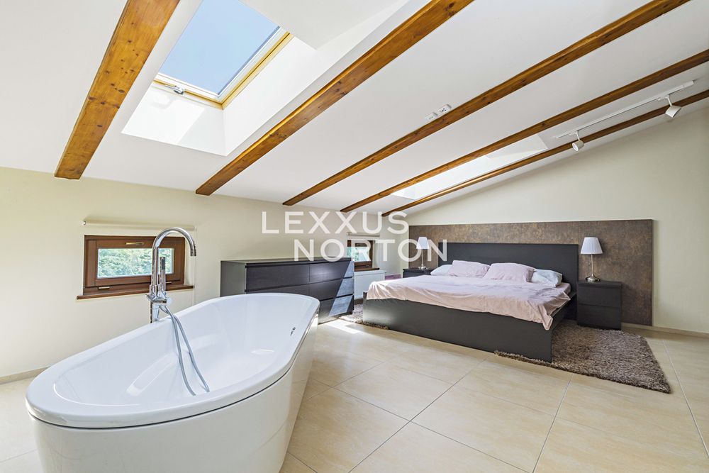 Pronájem bytu 2+kk 87 m² – fotografie 4
