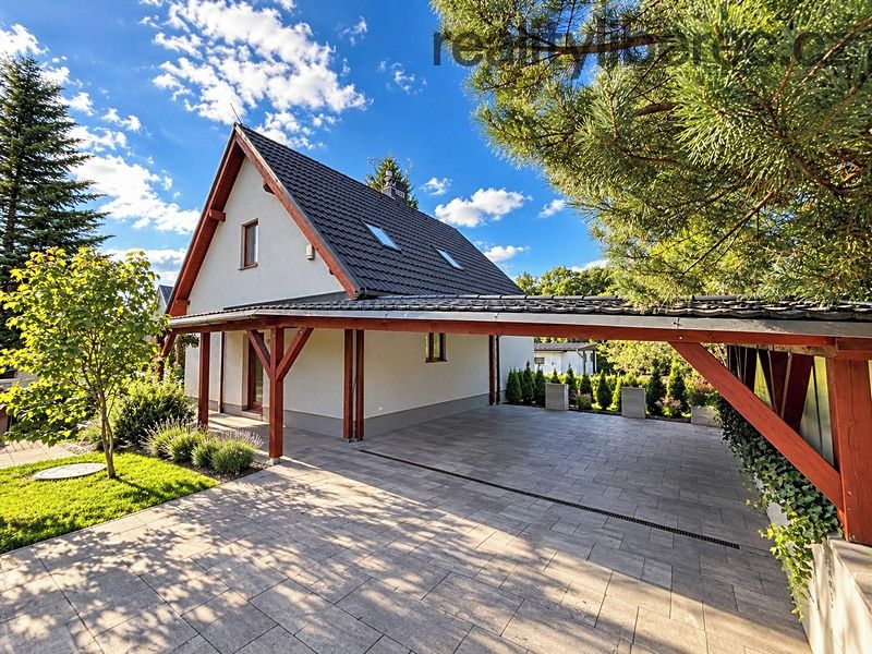 Prodej rodinného domu 160 m², pozemek 1005 m² – fotografie 2