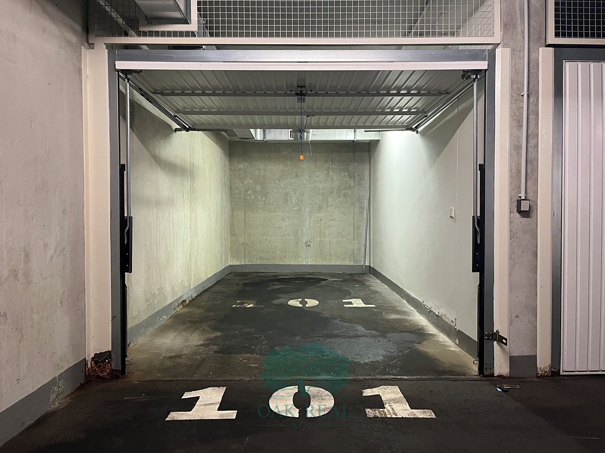 Pronájem garáže 17 m² – fotografie 2