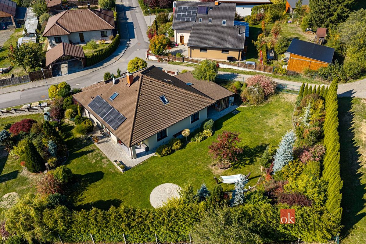 Prodej rodinného domu 195 m², pozemek 1215 m² – fotografie 4