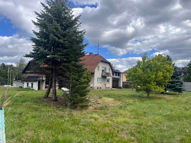 Prodej rodinného domu 292 m², pozemek 2466 m²
