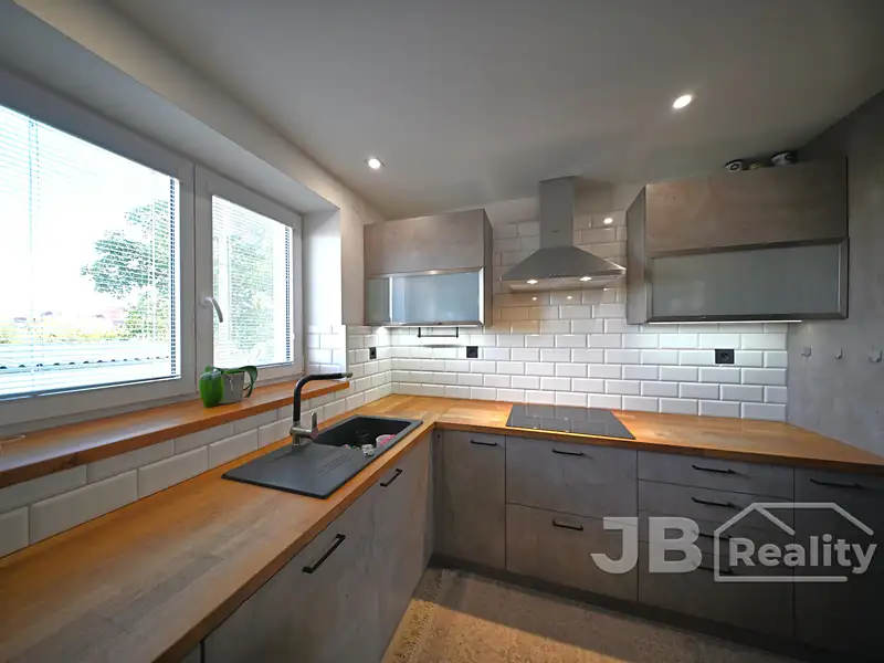 Prodej bytu 3+1 60 m², Lužice – náhled fotky 2