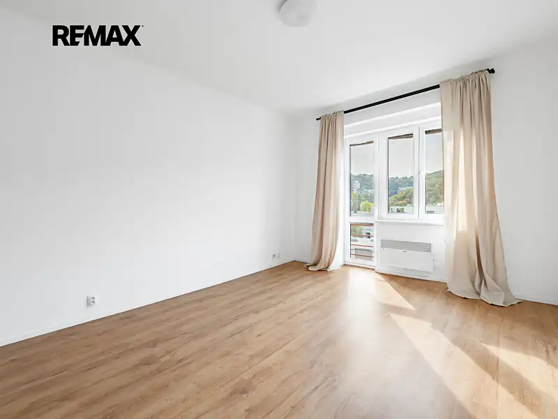 Prodej bytu 2+1 60 m², Praha – náhled fotky 2