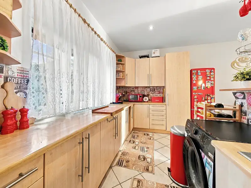 Prodej rodinného domu 108 m², pozemek 178 m², Modlany – náhled fotky 3