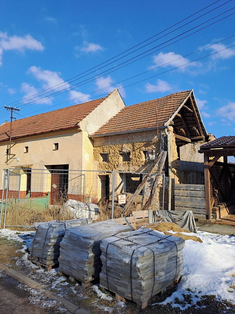 Dražba rodinného domu 33 m², pozemek 995 m², Topolany – fotka 1 z 3