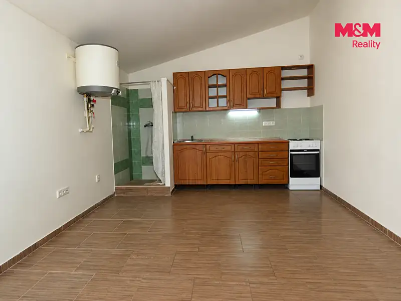 Pronájem bytu 1+kk 20 m², Červené Pečky – náhled fotky 3