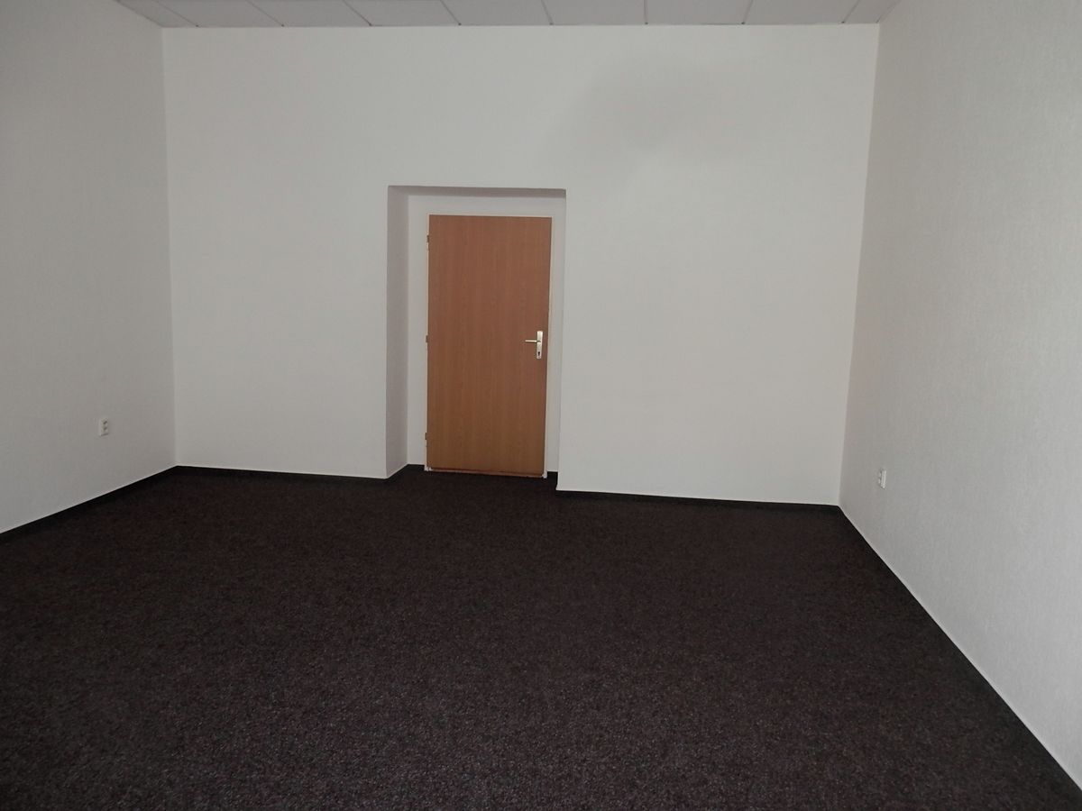Pronájem kanceláře 26 m² – fotografie 4
