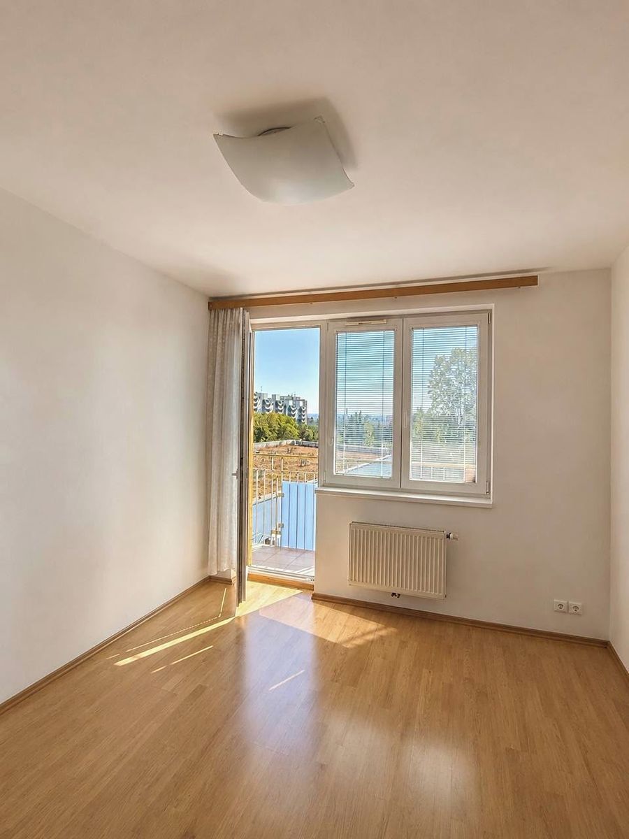Pronájem bytu 2+kk 47 m² – fotografie 3