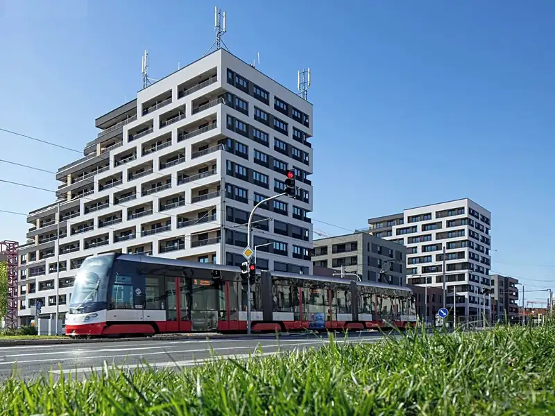 Pronájem garážového stání 15 m², Praha – náhled fotky 2