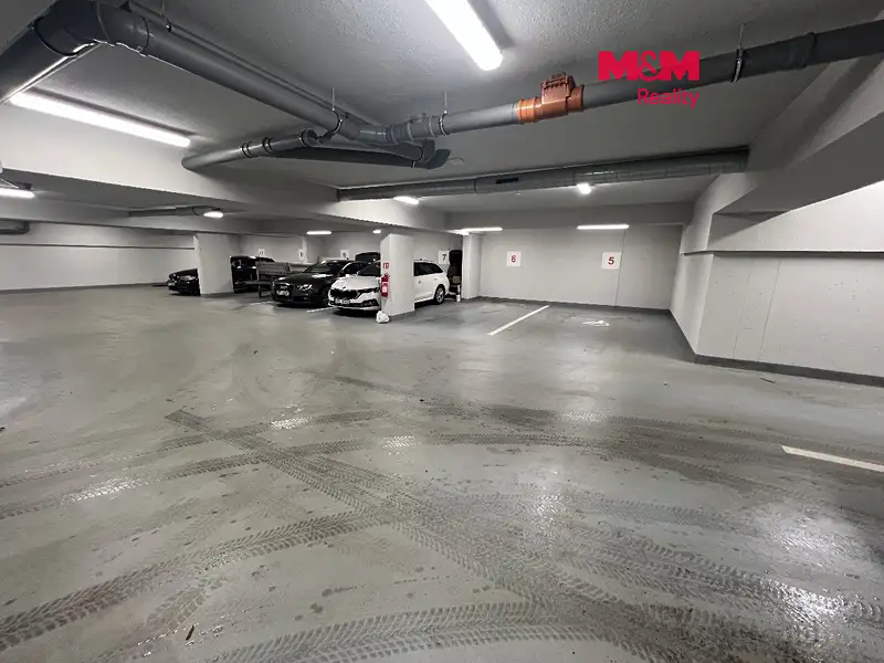 Pronájem garážového stání 13 m², Frýdek-Místek – náhled fotky 1