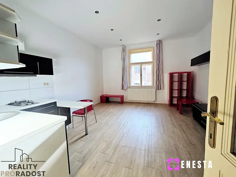 Pronájem bytu 1+kk, 27 m², Praha 4, Praha
