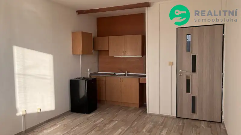 Prodej bytu 1+kk 35 m², Hradec Králové – náhled fotky 1