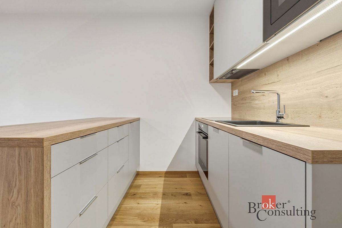 Pronájem bytu 1+kk 35 m², Hradec Králové – fotka 1 z 3